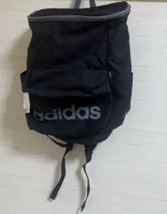 adidas スクエア リュック 黒 ピンク