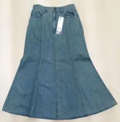 新品タグ付GU　ライトデニムフレアマキシスカート[丈短め]　M　ブルー