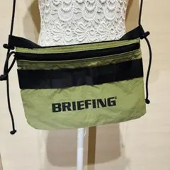 未使用級　BRIEFING ブリーフィング　サコッシュ　カーキ　軽量　撥水のサムネイル