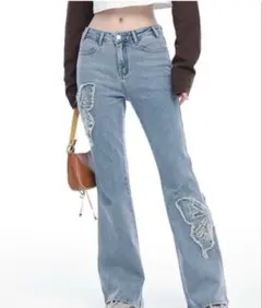 バタフライ刺繍ライトブルーデニムフレアパンツ