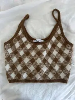 ZARA ニットタンクトップ　black pink ジェニ着用