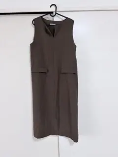 ノースリーブブラウンワンピース