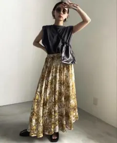 美品/ AMERI ADAM VOLUME SKIRTのサムネイル