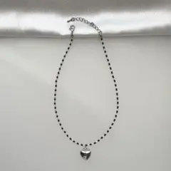 ぷっくりハートチャームビーズネックレス　チョーカー　ハンドメイド