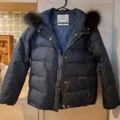ネイビー ダウンジャケット