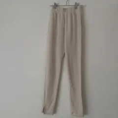 ローリーズファーム　ベージュ スラックス スリット入り