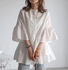 ボンジュールサガンアシメフリルブラウス　ザラ　gu しまむら好き