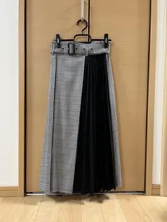 イング　チェック　グレーと黒のプリーツロングスカート