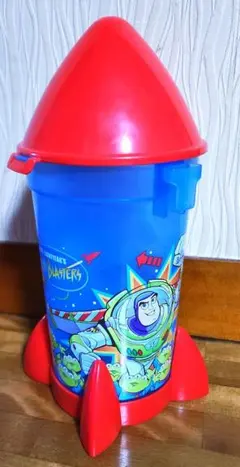 バズ・ライトイヤー ロケット型ポップコーンバスケット　ストラップ付き