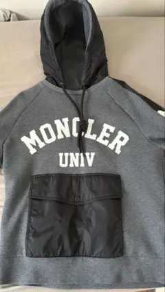 MONCLER フード付きグレーパーカーのサムネイル