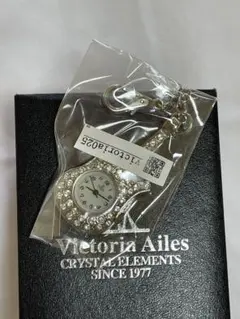 Victoria Ailesギター型キーホルダー　ラインストーン　懐中時計