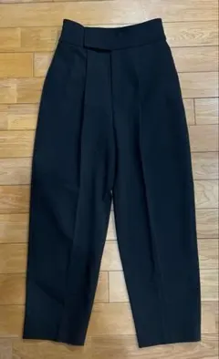 太ベルトセンタープレステーパードパンツ　Lサイズ ブラック