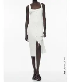 【新品タグ付】リブ　タイト　タンクトップ　ワンピース　ボタン　ホワイト