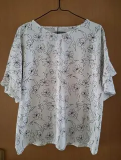 【新品】ベルーナ 半袖ブラウス(Tシャツ) Lのサムネイル