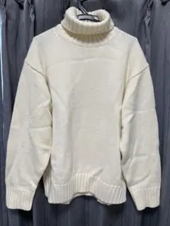 タートルネックニット GU オフホワイト　メンズ Ｌサイズ 美品 大人気
