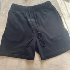 コ*ク様 エッセンシャルズ スウェット ショートパンツ ブラック M