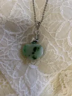 本翡翠ペンダント