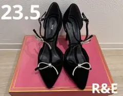 R&E 黒のベルベットハイヒール 23.5cmのサムネイル