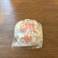 クレヨンしんちゃん アクリルロゴチャーム　新品未使用未開封　ク