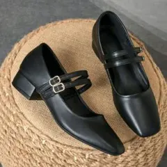 ストラップ付き ブラックパンプス ローヒール