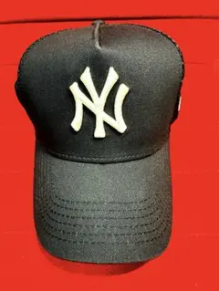 [美品]New Era ニューヨークヤンキース 刺繍キャップ ブラック