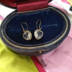 ハート型クリスタルピアス