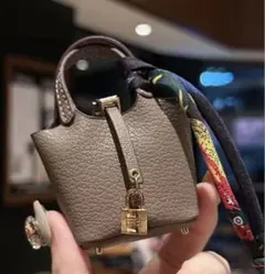 Item thumbnail for item dd4eb884-7a5a-46f5-8e8f-b4756f42c200