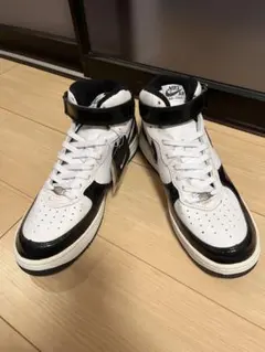 Nike Air Force 1 ホワイト/ブラックエナメル ミッド☆