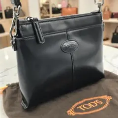 【極美品】TOD'S トッズ Di Bag ミニ クロスボディ ショルダーバッグのサムネイル