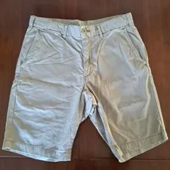 UNIQLOベージュ ショートパンツ バックポケット付き
