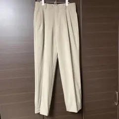ベージュ スラックスパンツ 上品シルエット　日本製