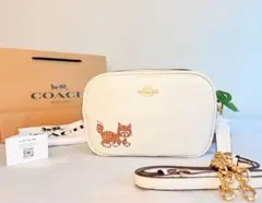 COACH 猫刺繍 ホワイトレザー ショルダーバッグ