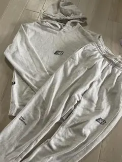 New balance セットアップ　バックデカロゴNBのサムネイル