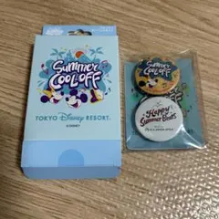 ディズニーSummer Cool Off ミセスカンバッジ　ステッカー付ミニー