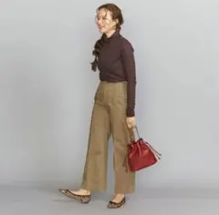 ビューティー＆ユース　コットンチノピンタックワイドパンツ　M