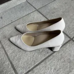 RANDA ポインテッドトゥパンプス ベージュ ホワイト