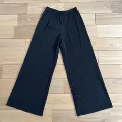 UNIQLO プリーツストレートパンツ