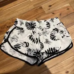 PUMA フローラルプリント ショートパンツのサムネイル
