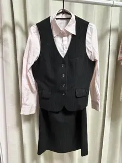 値下げ！事務制服スカートスーツ上下 黒とピンクストライプ