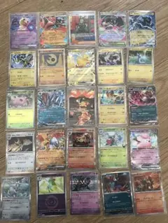 (相場半額)ピカチュウ込み25枚ポケモンカード セット 日本語