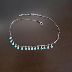 ターコイズビーズ付きの ネックレス