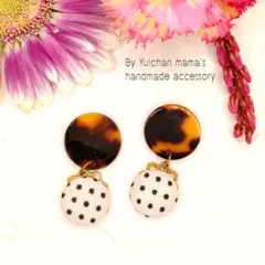 3handmadeピアス べっ甲 ボタン風カボション ドット柄チャーム
