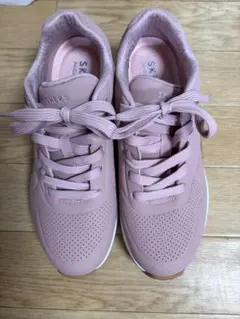 SKECHERS ピンク スニーカー