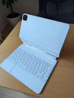 iPad 11 インチ用 Magic Keyboard ホワイト JIS