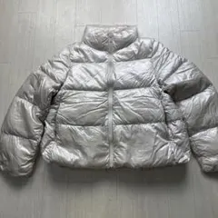 ユニクロウルトラライトダウンボリュームジャケットS光沢ライトベージュ