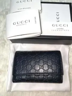 美品✨グッチ　6連キーケース　マイクロシマ　GG 紺レザー