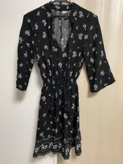 H&M 花柄 長袖 ひざ丈ワンピース ブラック