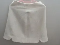 ホワイトスカートのサムネイル