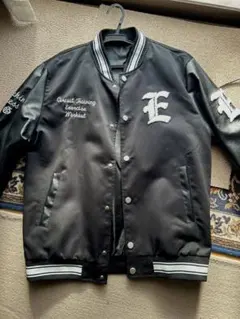 黒いスタジャン 刺繍入り