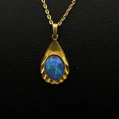 405遺品整理品　ネックレス　METAL刻印あり　オパール？　ゴールドカラー